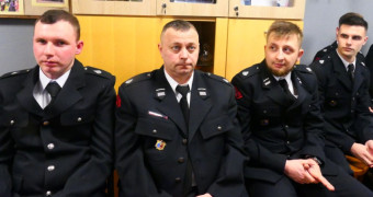 Strażacy w mundurach 