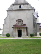 Kościół parafialny w Strzałkowie - wejście boczne 