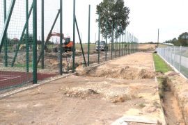 Prace remontowe na boisku 
