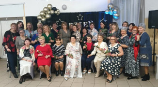 Kobiety na wspólnym zdjęciu 