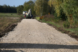 Ul. Leśna w Płoszowie. Jezdnia w trakcie przebudowy 