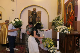 Wierni przed obrazem Matki Bożej 
