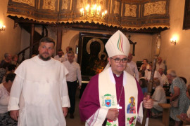 Duchowi w kościele 