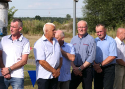 Grupa mężczyzn 