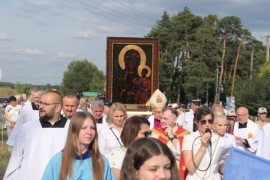 Procesja z obrazem Matki Bożej 