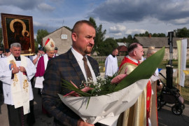 Procesja z obrazem Matki Bożej 
