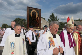 Procesja z obrazem Matki Bożej 