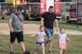 Dwóch mężczyzn i dwoje dzieci 