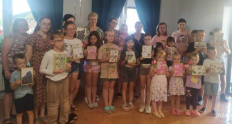 Uczestnicy warsztatów - dzieci i dorośli