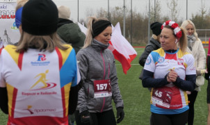 Grupa biegaczy tuż przed startem 