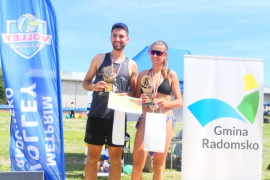 Kobieta i mężczyzna na podium 