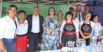 Uczestnicy dożynek 