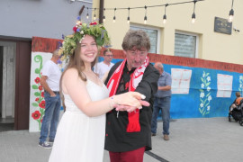 Kobieta i mężczyzna podczas tańca