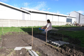 Teren budowy. Widoczne m.in. wytyczenie chodnika