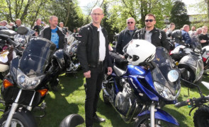 Motocykliści, koszyczki - trwa motoświęconka 