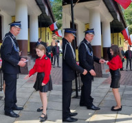 Druhny odbierają gratulacje od druhów 