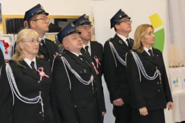 Grupa osób w mundurach