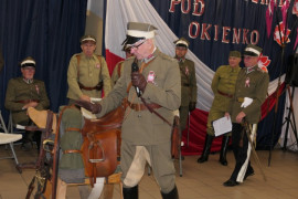 Grupa mężczyzn w mundurach