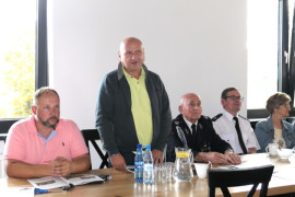 Grupa osób podczas spotkania