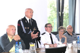 Grupa osób podczas spotkania