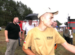 Grupa osób - uczestnicy pikniku 