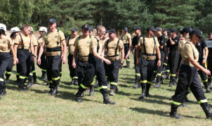 Strażacy ochotnicy podczas zbiórki 