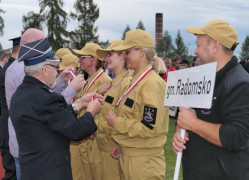 Moment dekoracji medalami 