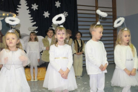 Uczestnicy jasełek bożonarodzeniowych 