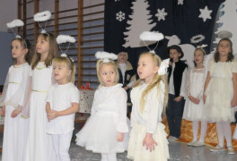 Uczestnicy jasełek bożonarodzeniowych 