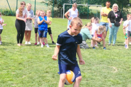 Chłopiec podczas zawodów sportowych 