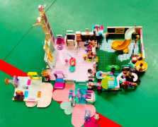 Model ułożony przez dzieci z klocków lego