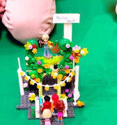 Model ułożony przez dzieci z klocków lego