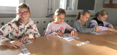 Dzieci podczas zajęć 