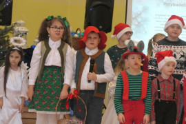 Uczniowie - uczestnicy jasełek 