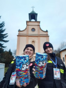 Dwie dziewczyny z puszkami WOŚP
